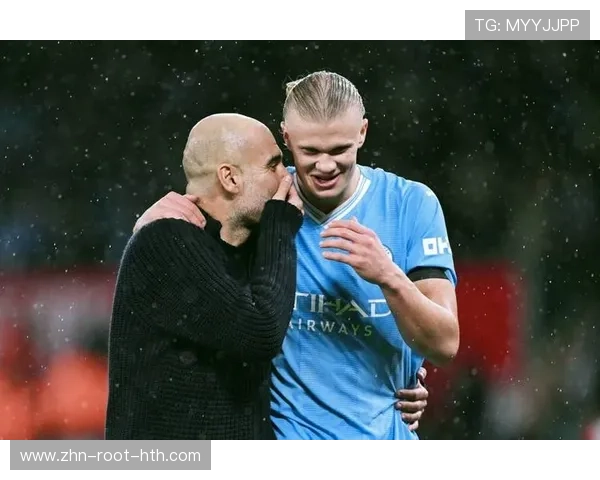 哈兰德背身护球完成强势终结